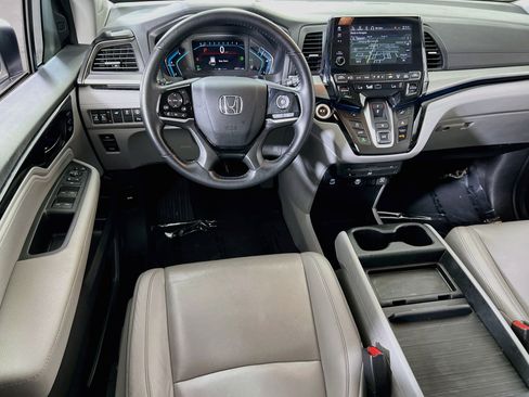 Used 2023 Honda Odyssey Touring image 23
