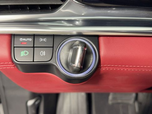 Certified 2022 Porsche Panamera image 25