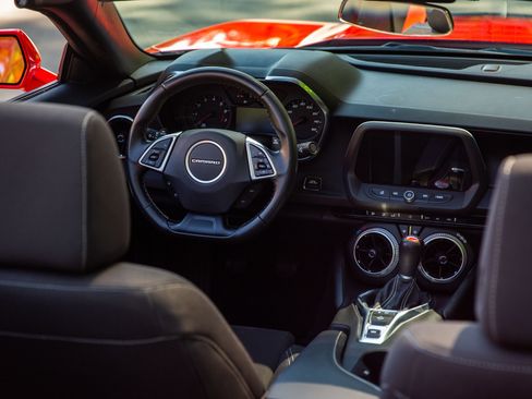 Used 2020 Chevrolet Camaro LT w/ Technology Package RWD image 35