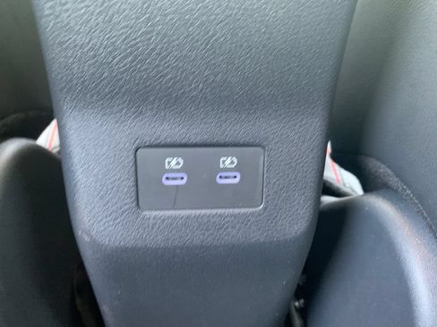 Used 2025 Nissan Kicks SR FWD image 21