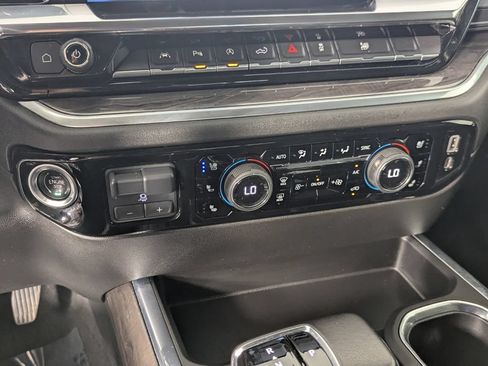 Used 2022 Chevrolet Silverado 1500 LTZ w/ Technology Package RWD image 23