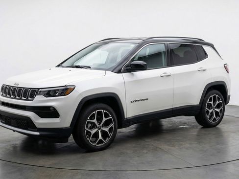 Used 2025 Jeep Compass Limited AWD/4WD image 3