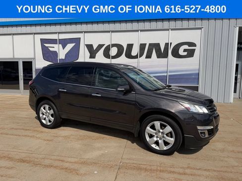 Used 2016 Chevrolet Traverse LT w/ Style and Technology Package FWD image 1