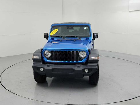 Used 2024 Jeep Wrangler Unlimited Sport AWD/4WD image 3