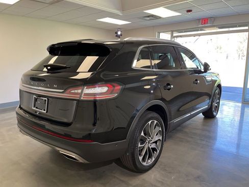 Used 2022 Lincoln Nautilus Reserve AWD/4WD image 2