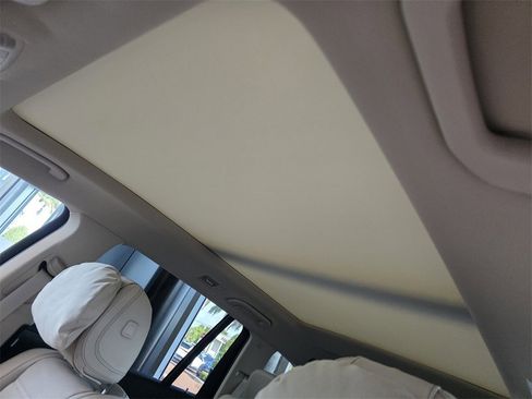 New 2026 Mercedes-Benz GLS 450 4MATIC image 9