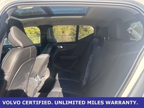 Certified 2025 Volvo XC40 B5 Core image 13