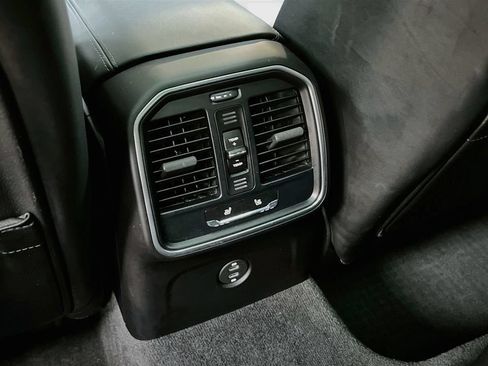 Certified 2023 Porsche Macan S AWD/4WD image 27