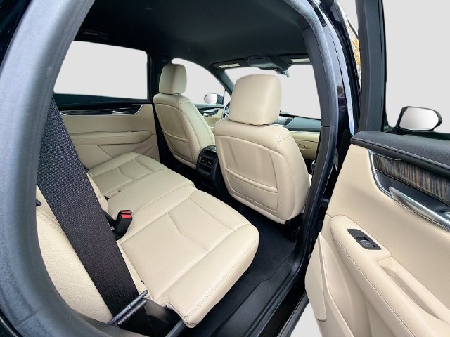 Used 2018 Cadillac XT5 AWD image 32