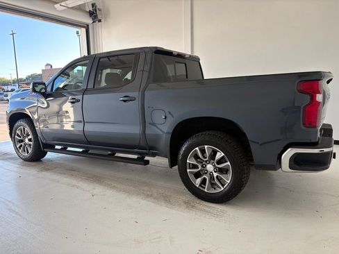 Used 2022 Chevrolet Silverado 1500 LT AWD/4WD image 19