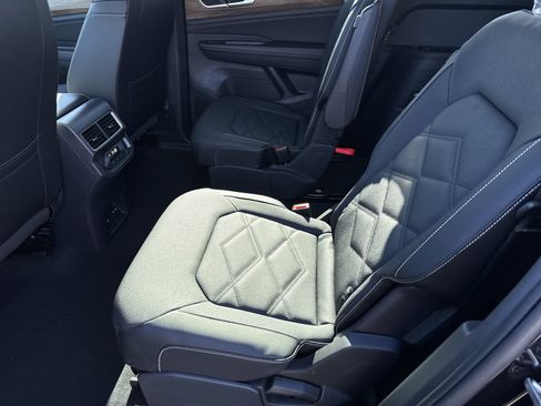 New 2026 Volkswagen Atlas SE image 6