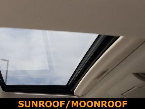 Used 2018 GMC Yukon Denali w/ Open Road Package image 9