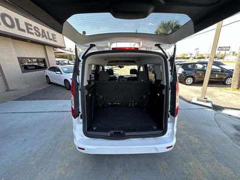 Used 2016 Ford Transit Connect XLT image 8
