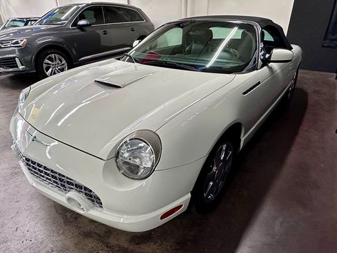 Used 2002 Ford Thunderbird Deluxe image 4