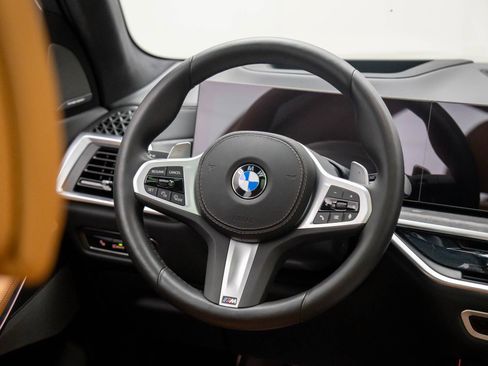 Used 2025 BMW X7 xDrive40i w/ M Sport Package image 11