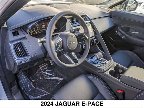 New 2024 Jaguar E-PACE R-Dynamic SE image 7