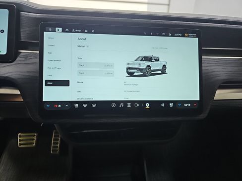 Used 2023 Rivian R1T Adventure image 27