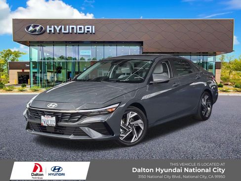Certified 2025 Hyundai Elantra Limited FWD image 1