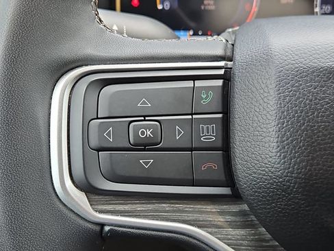 Used 2024 Jeep Wagoneer L Series II RWD image 47