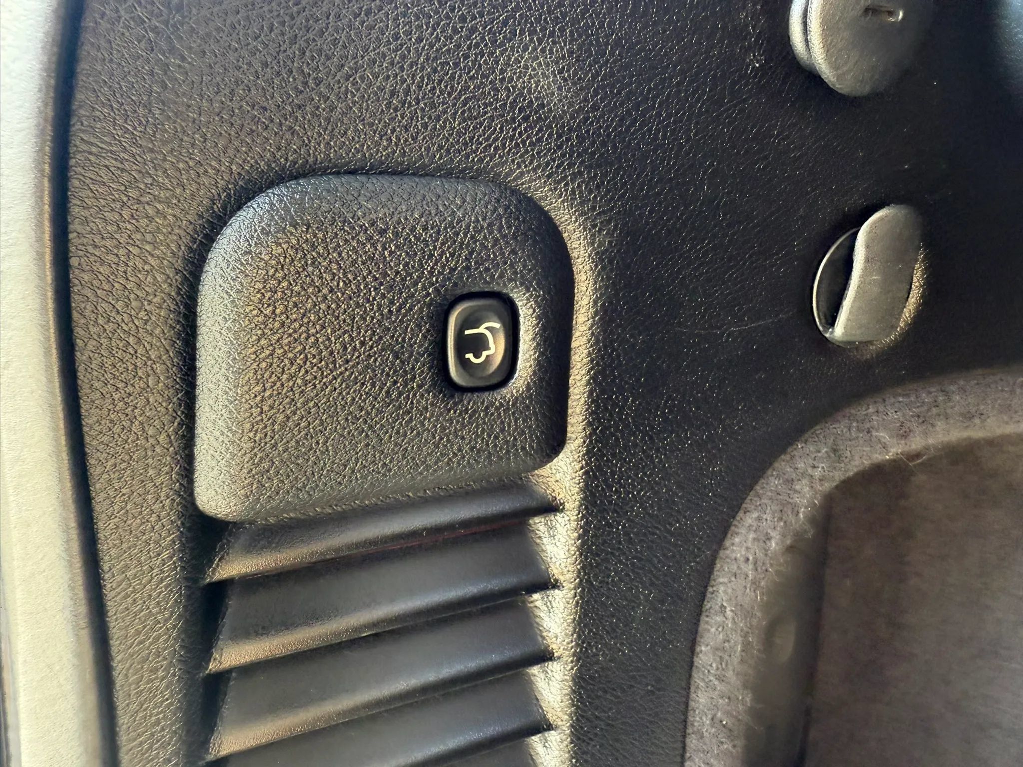 Used 2015 Jeep Grand Cherokee Altitude RWD image 8