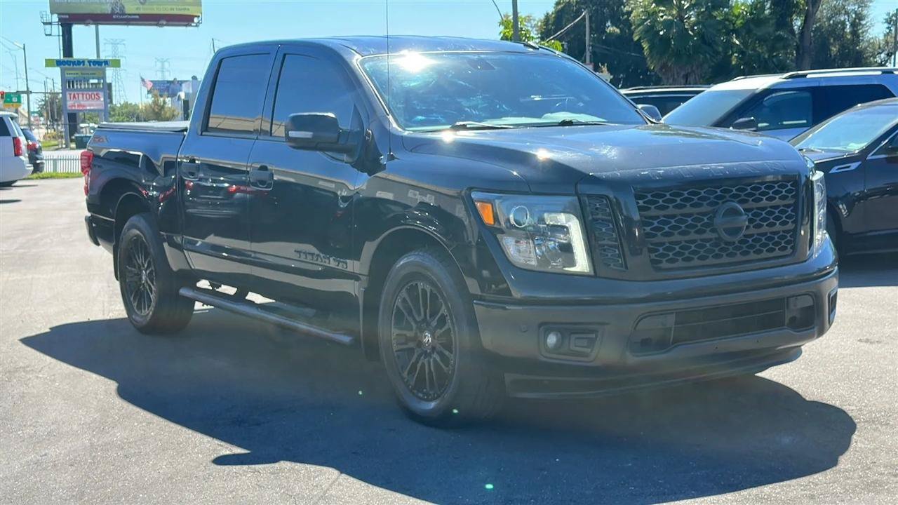 Used 2019 Nissan Titan SV w/ SV Convenience Package RWD image 14