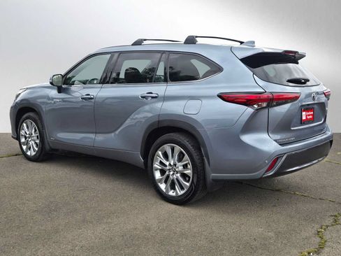 Used 2021 Toyota Highlander Limited AWD/4WD image 6