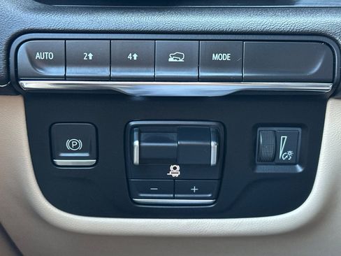 Certified 2023 Cadillac Escalade Premium Luxury w/ Performance Package image 38