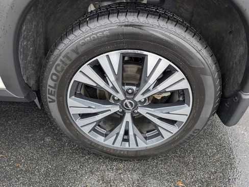 Used 2023 Nissan Rogue SV image 26