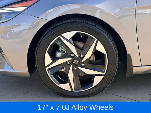 Used 2023 Hyundai Elantra Limited image 9