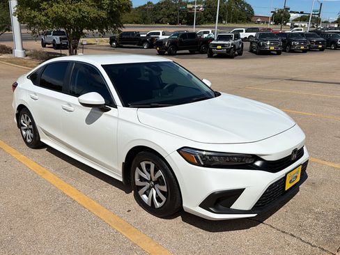 Used 2024 Honda Civic LX image 1