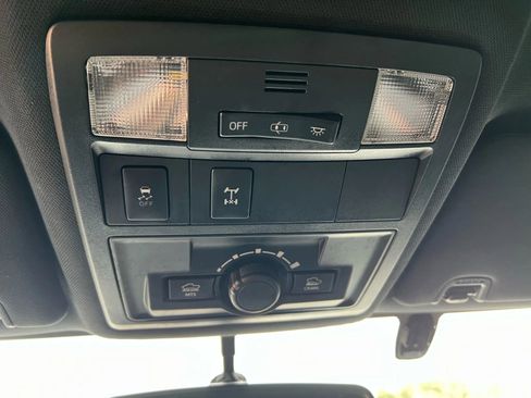 Used 2017 Toyota Tacoma TRD Off-Road image 15