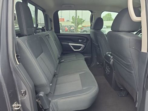 Used 2019 Nissan Titan SV w/ SV Convenience Package AWD/4WD image 10