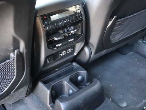 Used 2025 Jeep Grand Cherokee L Limited w/ Black Appearance Package AWD/4WD image 19