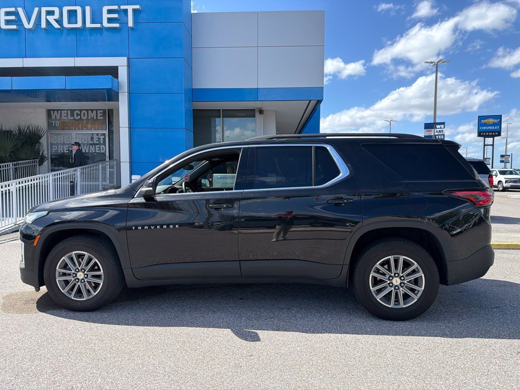 Used 2023 Chevrolet Traverse LT FWD image 3