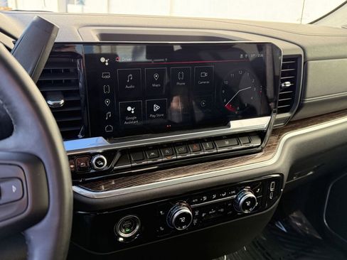 Used 2024 GMC Sierra 1500 SLE image 26