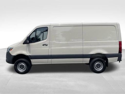 Used 2025 Mercedes-Benz Sprinter 2500 image 2