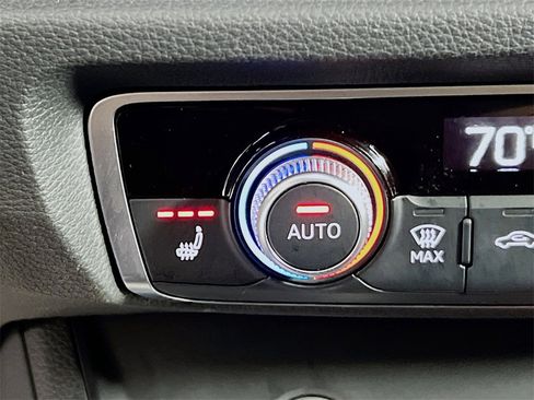 Used 2024 Audi Q3 2.0T Premium Plus w/ Premium Plus Package image 20