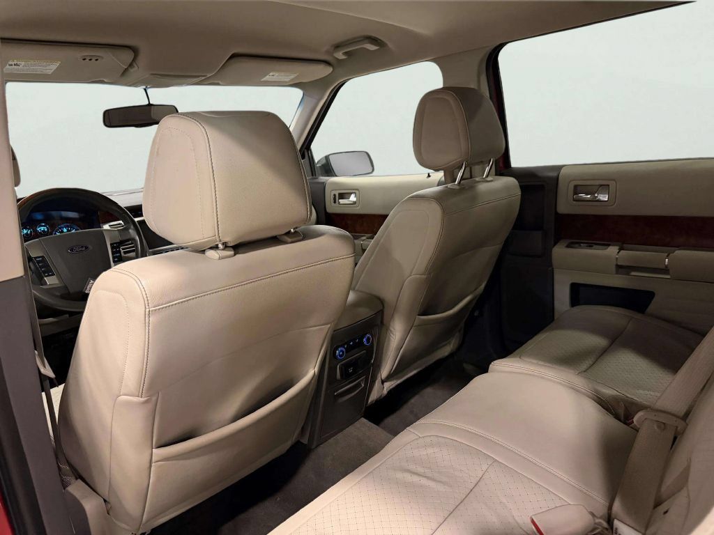 Used 2011 Ford Flex Limited FWD image 18