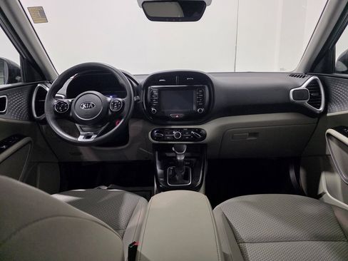 Used 2021 Kia Soul LX image 2