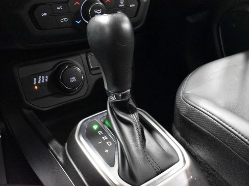 Used 2022 Jeep Renegade Limited AWD/4WD image 20