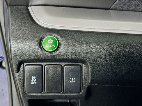 Used 2015 Honda CR-V LX image 11
