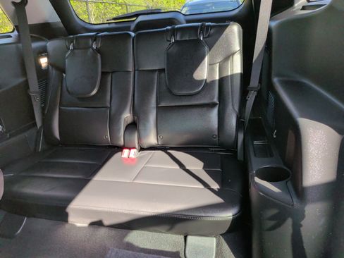 Used 2023 Ford Explorer Limited w/ Limited Technology Package RWD image 38