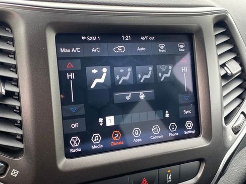 Used 2022 Jeep Cherokee Trailhawk w/ Comfort/Convenience Group image 13