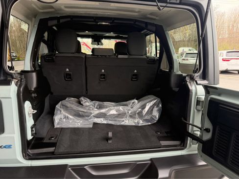 Used 2024 Jeep Wrangler Sport S w/ Convenience Group image 17