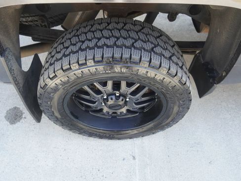 Used 2014 Chevrolet Silverado 1500 LT AWD/4WD image 9