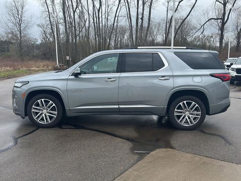 Used 2023 Chevrolet Traverse High Country image 2