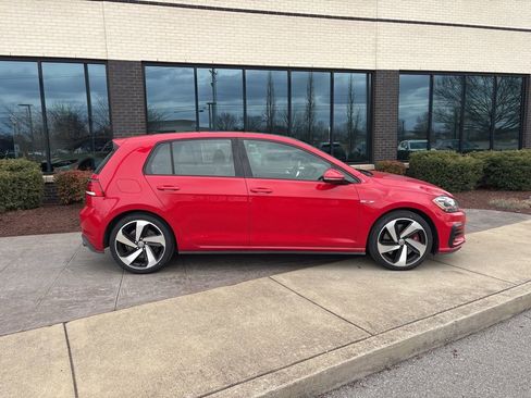Used 2018 Volkswagen GTI SE image 3