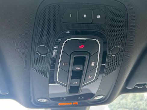 Used 2018 Audi SQ5 Prestige w/ Prestige Package image 22