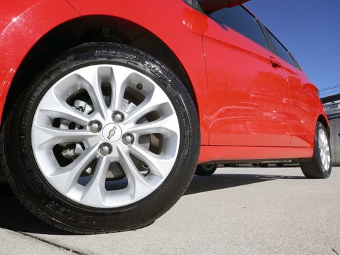 Used 2020 Chevrolet Spark LT image 24