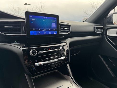 Used 2021 Ford Explorer ST image 23